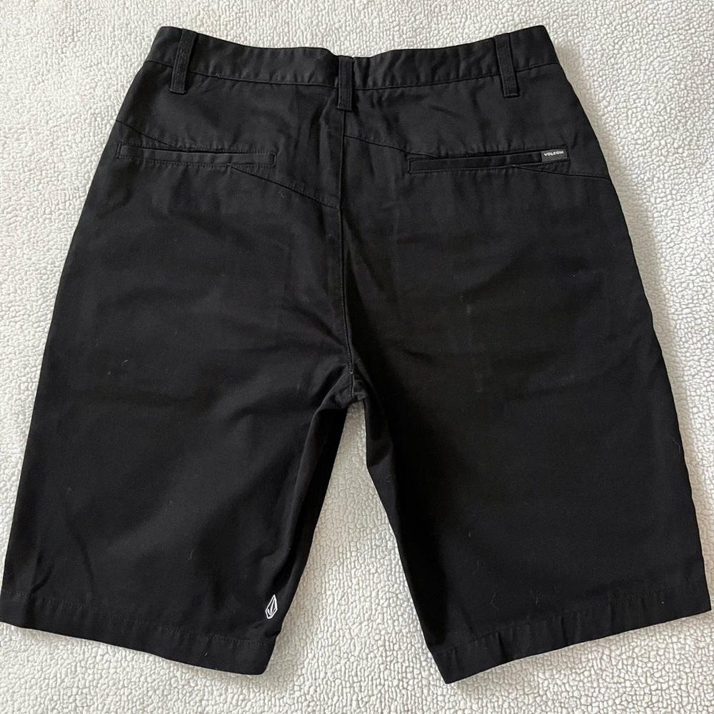Volcom Men's Black Shorts, Size 32 - Picture 7 of 8